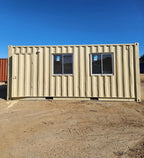 Büro aus einem Schiffscontainer, 24 m²
