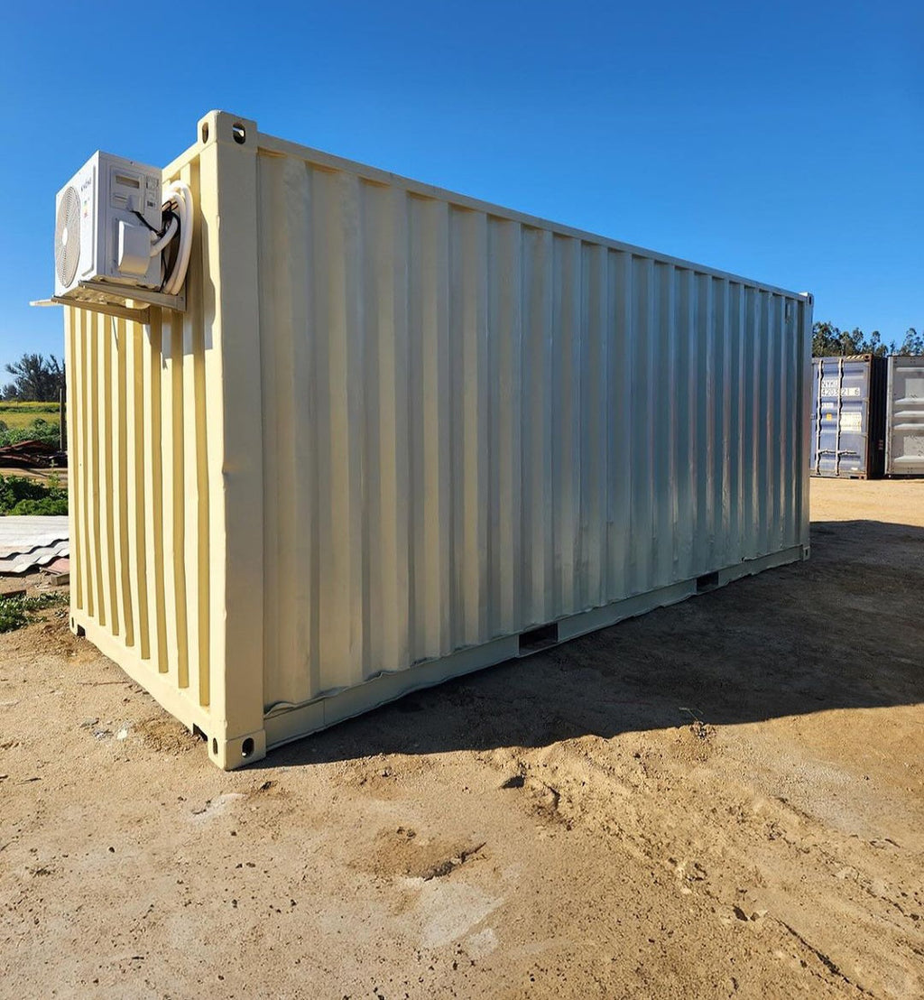 Büro aus einem Schiffscontainer, 24 m²