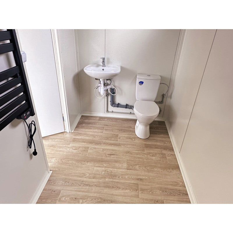 Hochcontainer 7x3 m mit großen Vitrinen / Klimaanlage / Badezimmer