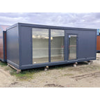 Hochcontainer 7x3 m mit großen Vitrinen / Klimaanlage / Badezimmer