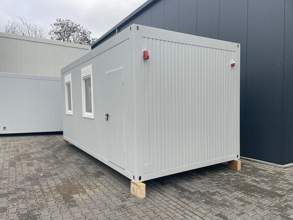 Bürocontainer 6,75 × 2,42 m