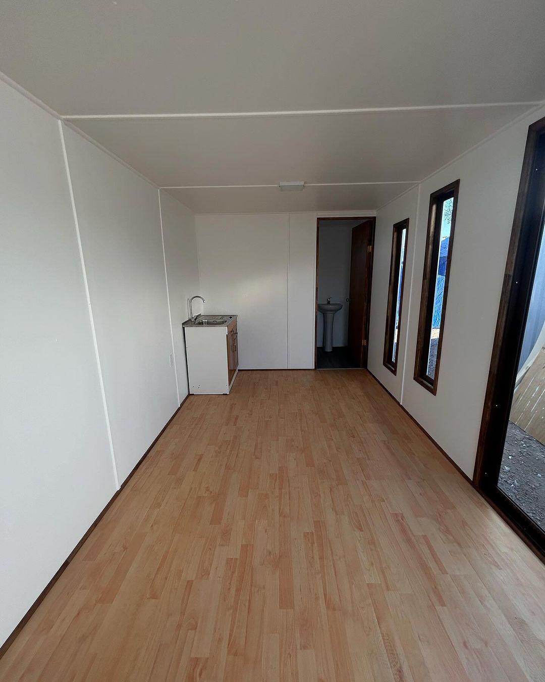 Bürocontainer 6×2,42 m -15 m²