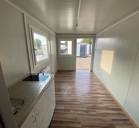 Bürocontainer 6,00 x 2,40 m mit WC, Dusche und Küche