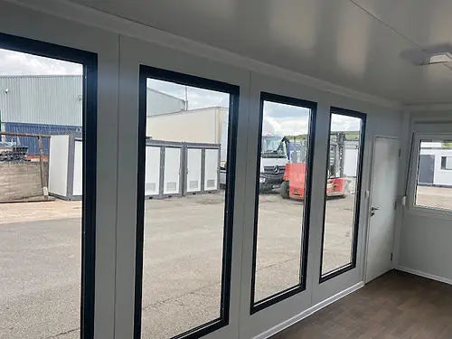 Tragbarer Bürocontainer mit Panoramafenstern