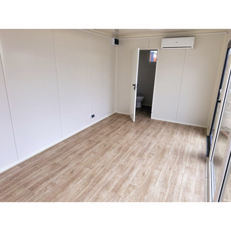 Hochcontainer 7x3 m mit großen Vitrinen / Klimaanlage / Badezimmer