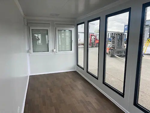 Tragbarer Bürocontainer mit Panoramafenstern